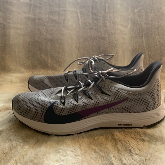 Nike Quest Running Shoes - Picture 3 of 7